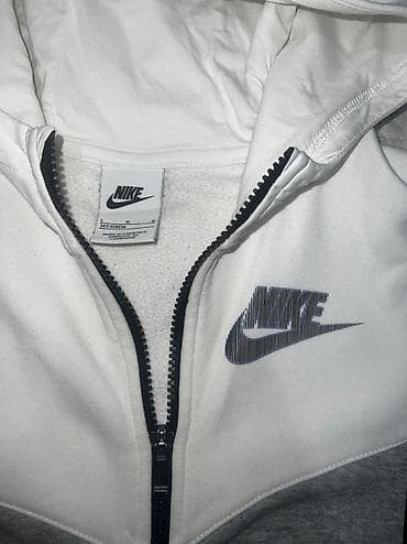 Kids' costumes: NIKE duks kids Vel.L(147-158cm) nošen ali odlično očuvan at lalafo.rs — 3 Kids' costumes: NIKE duks kids Vel.L(147-158cm) nošen ali odlično očuvan — 3