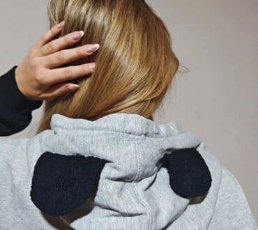 Topli zimski duks sa ušima pande. Bez oštećenja u L veličini. Moguće na lalafo.rs Topli zimski duks sa ušima pande. Bez oštećenja u L veličini. Moguće