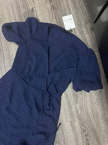 kom sa etiketom: Mohito nova sa etiketom, midi haljina na preklop, veličine 34 at lalafo.rs — 7 kom sa etiketom: Mohito nova sa etiketom, midi haljina na preklop, veličine 34 — 7