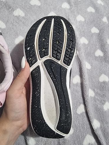 Nike patike za devojcice 31 broj. ostecenje sa unutrasanje strane. za na lalafo.rs — 3 Nike patike za devojcice 31 broj. ostecenje sa unutrasanje strane. za — 3
