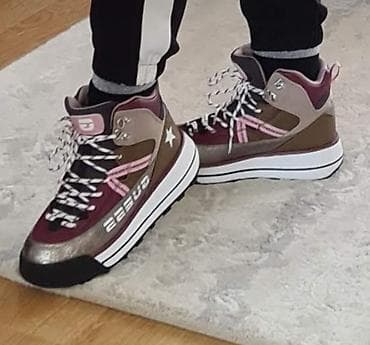 GUESS duboke ženske patike - Model: visoke lifestyle/urban patike sa na lalafo.rs — 6 GUESS duboke ženske patike - Model: visoke lifestyle/urban patike sa — 6