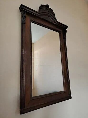 Antique Decor: Ogledalo u drvenom ramu sa krunom. Ram je u dobrom stanju. Ukupna at lalafo.rs — 2 Antique Decor: Ogledalo u drvenom ramu sa krunom. Ram je u dobrom stanju. Ukupna — 2