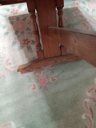 Stilski klub stolovi: Drveni klub-sto, klasičnog dizajna od hrastovine puno drvo sitne na lalafo.rs — 3 Stilski klub stolovi: Drveni klub-sto, klasičnog dizajna od hrastovine puno drvo sitne — 3