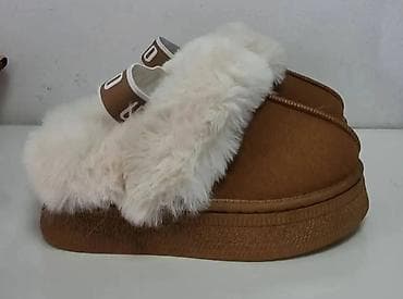 Ugg obuća bоја - Braon na lalafo.rs — 1 Ugg obuća bоја - Braon — 1