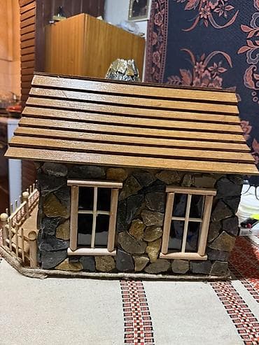 Ureznice: Ručno rađena maketa kamene kućice sa dvorištem - Detaljna maketa kuće na lalafo.rs — 3 Ureznice: Ručno rađena maketa kamene kućice sa dvorištem - Detaljna maketa kuće — 3