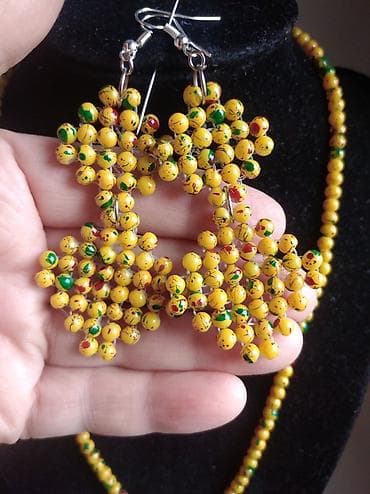 Ručni rad, ogrlica i mindjuše od sitnih perlica, trenutno jedan na lalafo.rs — 3 Ručni rad, ogrlica i mindjuše od sitnih perlica, trenutno jedan — 3