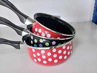 dve suknje po: Emajlirane šerpice za sos u 3 veličine : 14 cm - 1500 din 16 cm - na lalafo.rs — 1 dve suknje po: Emajlirane šerpice za sos u 3 veličine : 14 cm - 1500 din 16 cm - — 1