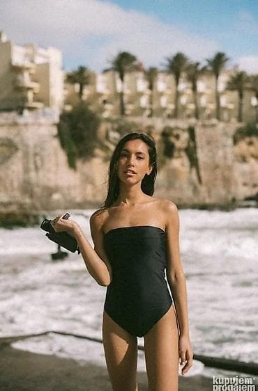 Kupaci jednodelni top likra sa elastinom na lalafo.rs Kupaci jednodelni top likra sa elastinom