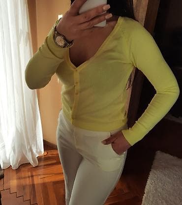 ZARA sweaters na sitne dugmiće pulover u jačoj žutoj boji. Materijal na lalafo.rs — 2 ZARA sweaters na sitne dugmiće pulover u jačoj žutoj boji. Materijal — 2