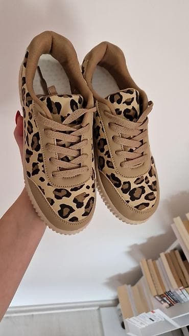 Nove vel.39, gaziste 24.5 cm
lagane na lalafo.rs — 7 Nove vel.39, gaziste 24.5 cm
lagane — 7