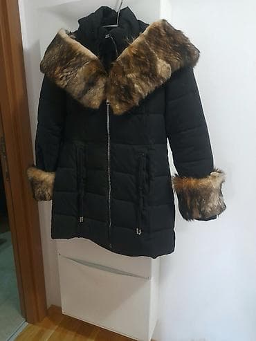 Ženska zimska jakna sa pravim krznom - Model: duga, prošivena, sa na lalafo.rs Ženska zimska jakna sa pravim krznom - Model: duga, prošivena, sa
