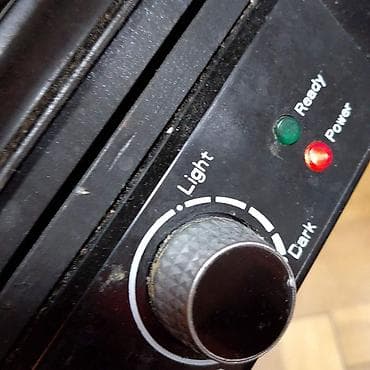 Toster VOX za dupli sendvič istovremeno i kao nov je Mogućnost dostave na lalafo.rs — 3 Toster VOX za dupli sendvič istovremeno i kao nov je Mogućnost dostave — 3