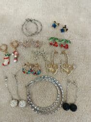 Rasprodaja, akcija sve po 100 i 200 dinara, nove i korišćene, srebrne na lalafo.rs Rasprodaja, akcija sve po 100 i 200 dinara, nove i korišćene, srebrne