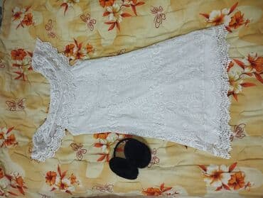 Predivna bela cipkana haljinica M L veličina. ima elastina na lalafo.rs Predivna bela cipkana haljinica M L veličina. ima elastina