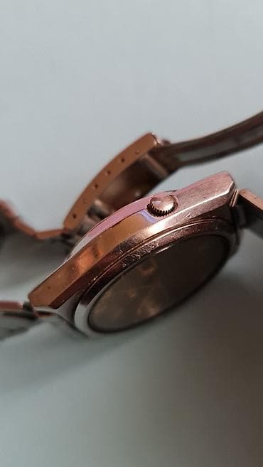 Seiko 5 automatski ručni sat - Mehanizam: automatski (self-winding) na lalafo.rs — 4 Seiko 5 automatski ručni sat - Mehanizam: automatski (self-winding) — 4