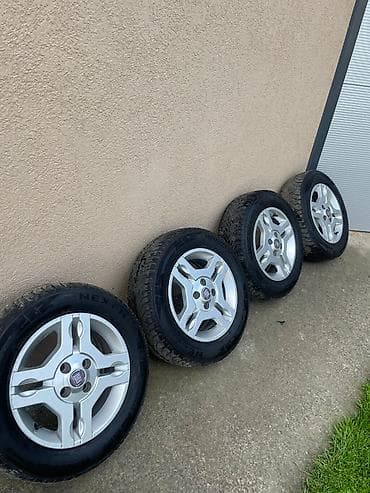 Transport: Prodajem set felni sa M+S gumama u solidnom stanju. Felne su bile at lalafo.rs — 5 Transport: Prodajem set felni sa M+S gumama u solidnom stanju. Felne su bile — 5