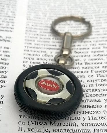 Vintage Audi privezak. Vintage audi privezak. Prečnik 3,6 cm. Hvala na na lalafo.rs — 4 Vintage Audi privezak. Vintage audi privezak. Prečnik 3,6 cm. Hvala na — 4