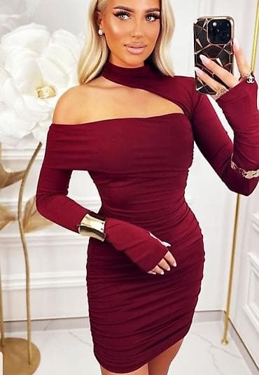 Haljina asimetricna na golo rame sa duplim modernim dekolteom.Ima na lalafo.rs Haljina asimetricna na golo rame sa duplim modernim dekolteom.Ima