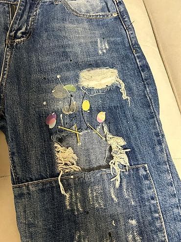 pantalone butiku ali: Neobične iscepane farmerke, lepo očuvane. Naznačena velicina 27 na lalafo.rs — 3 pantalone butiku ali: Neobične iscepane farmerke, lepo očuvane. Naznačena velicina 27 — 3