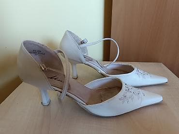 Elegantne bele salonke sa špicastim vrhom i ukrasnim cvetnim na lalafo.rs — 4 Elegantne bele salonke sa špicastim vrhom i ukrasnim cvetnim — 4