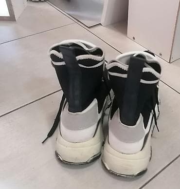 Extra patike
Obuvene samo par puta
Super stanje
Br 38 na lalafo.rs — 5 Extra patike
Obuvene samo par puta
Super stanje
Br 38 — 5