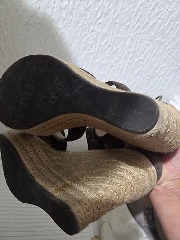 UGG sandale br.39 kao nove nosene par puta donete iz inostranstva na lalafo.rs — 6 UGG sandale br.39 kao nove nosene par puta donete iz inostranstva — 6