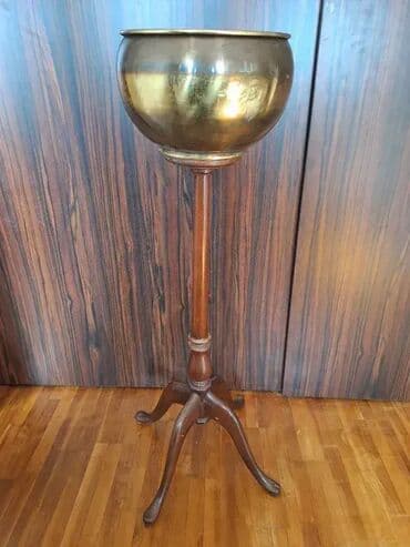 Hammocks: Zardinjera za saksiju sa cvecem od mesinga na drvenom postolju. Ukupna at lalafo.rs — 3 Hammocks: Zardinjera za saksiju sa cvecem od mesinga na drvenom postolju. Ukupna — 3