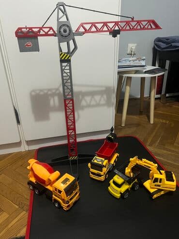 Radne mašine: Kran sa mašinama na baterije.Visina krana 67cm. Mašine su isto na na lalafo.rs — 1 Radne mašine: Kran sa mašinama na baterije.Visina krana 67cm. Mašine su isto na — 1