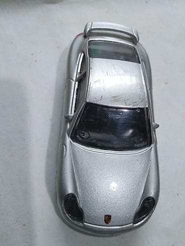 Figurines & Models: Burago Porsche 911 Carrera GT 3, 1:43, malo izgreban, China at lalafo.rs — 2 Figurines & Models: Burago Porsche 911 Carrera GT 3, 1:43, malo izgreban, China — 2