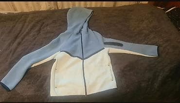 Nike jakna/duks sa kapuljačom, veličina XL (158–170 cm). Model sa na lalafo.rs — 1 Nike jakna/duks sa kapuljačom, veličina XL (158–170 cm). Model sa — 1