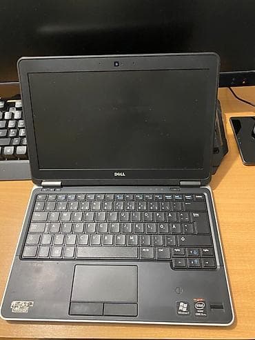 Prodajem odlican laptop dell latitude instaliran svez sistem sa na lalafo.rs — 2 Prodajem odlican laptop dell latitude instaliran svez sistem sa — 2