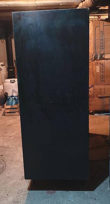 Garderober star 60 godina Garderober u dobrom stanju Dimenzije na lalafo.rs — 2 Garderober star 60 godina Garderober u dobrom stanju Dimenzije — 2