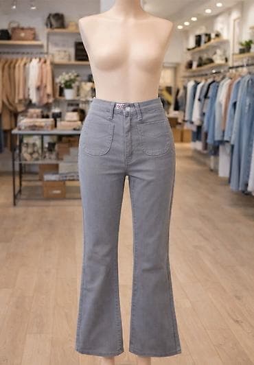 Sive ženske farmerke sa visokim strukom i blagim trapez krojem. Napred na lalafo.rs Sive ženske farmerke sa visokim strukom i blagim trapez krojem. Napred