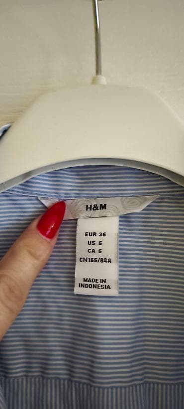 kom sa etiketom: H&M košuljica kratkih rukava, nova, bez etikete, veličina 36 at lalafo.rs — 2 kom sa etiketom: H&M košuljica kratkih rukava, nova, bez etikete, veličina 36 — 2