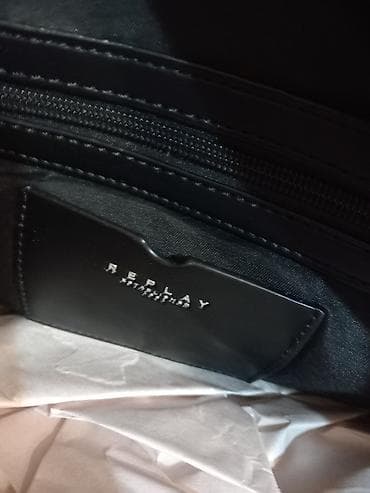 REPLAY ženska torba – crna, prošivena - Brend: REPLAY (logo “REPLAY at lalafo.rs — 2 REPLAY ženska torba – crna, prošivena - Brend: REPLAY (logo “REPLAY — 2