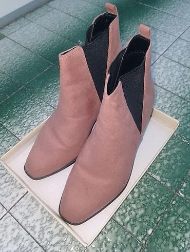 New Look čizmice za prelaz (proleće i jesen) u nude roze boji. Broj at lalafo.rs — 1 New Look čizmice za prelaz (proleće i jesen) u nude roze boji. Broj — 1