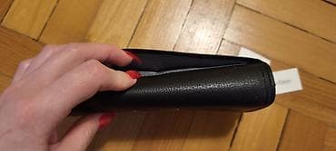 Ostalo: NOVO Calvin Klein novčanik – crna boja, sa etiketom - Model: Calvin na lalafo.rs — 9 Ostalo: NOVO Calvin Klein novčanik – crna boja, sa etiketom - Model: Calvin — 9