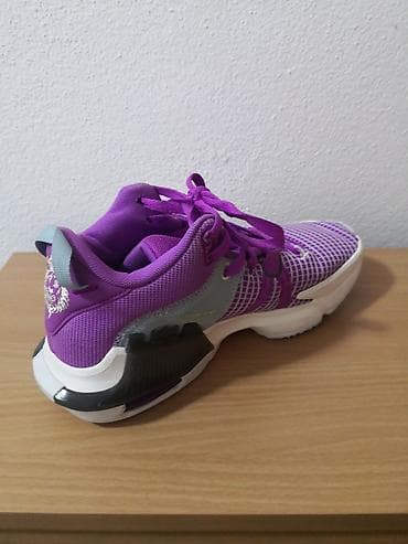 Patike Nike kao nove par puta nošene na lalafo.rs — 2 Patike Nike kao nove par puta nošene — 2