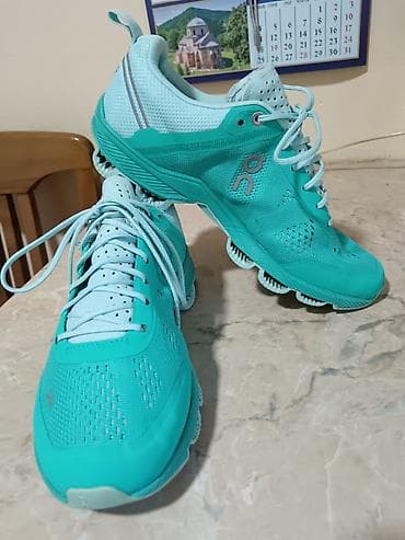 Lagane patike, neobičan model, unisex model, broj 37,5 iz Švajcarske na lalafo.rs — 4 Lagane patike, neobičan model, unisex model, broj 37,5 iz Švajcarske — 4