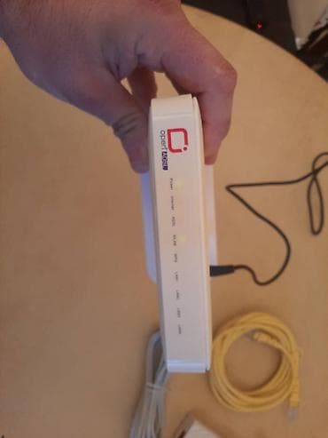 Samo Huawei ruter-modem.
Nepoznato stanje.
Bez lan kablova na lalafo.rs — 10 Samo Huawei ruter-modem.
Nepoznato stanje.
Bez lan kablova — 10