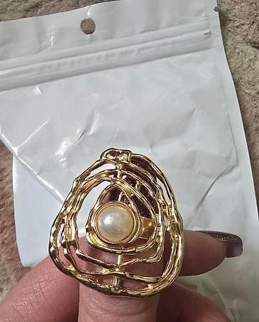 Veliki masivan zlatan prsten sa biserom, prelep, veliki, nov na lalafo.rs — 1 Veliki masivan zlatan prsten sa biserom, prelep, veliki, nov — 1