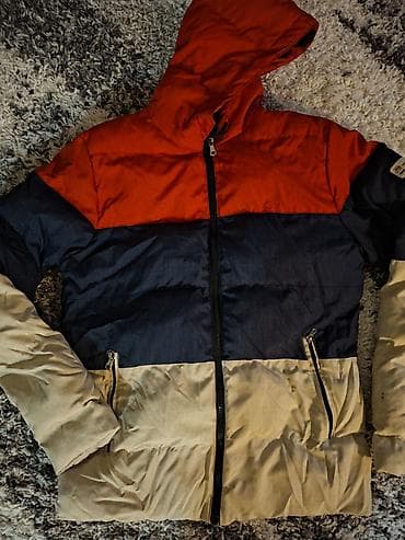 Zimska jakna s kapuljačom – trobojna - Dizajn: blok boje u tri zone – na lalafo.rs — 1 Zimska jakna s kapuljačom – trobojna - Dizajn: blok boje u tri zone – — 1