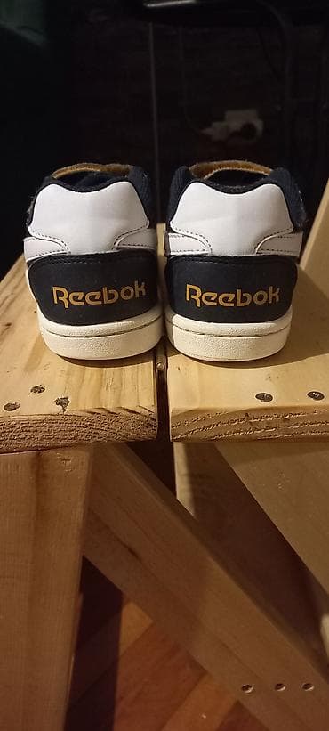 Odlično očuvane. kratko nošene. vel.33 na lalafo.rs — 3 Odlično očuvane. kratko nošene. vel.33 — 3