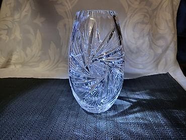 Vaza nova kristalna,rucno rezana iz 70ih.god. Vaza rucno na lalafo.rs — 1 Vaza nova kristalna,rucno rezana iz 70ih.god. Vaza rucno — 1
