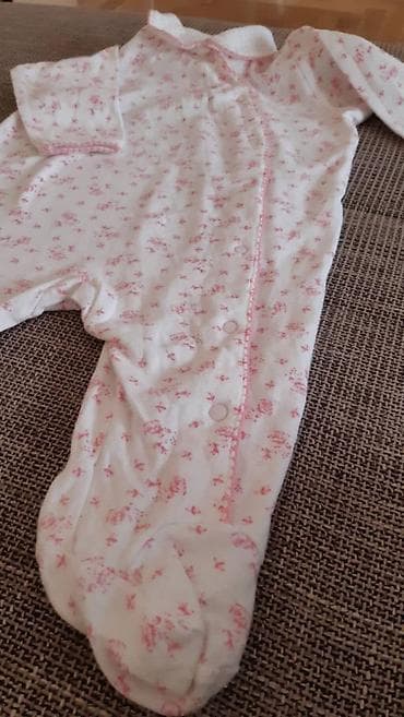 Bebićeći ženski pajac sa stopicama „First Wishes” - Veličina: 6–9 na lalafo.rs — 3 Bebićeći ženski pajac sa stopicama „First Wishes” - Veličina: 6–9 — 3