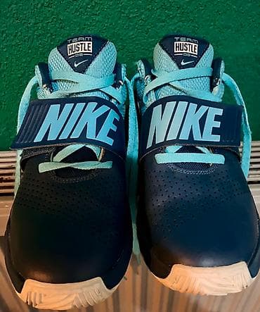 Nike patike, br.38,5.
Unutrašnje gazište 24cm.
Original na lalafo.rs — 2 Nike patike, br.38,5.
Unutrašnje gazište 24cm.
Original — 2