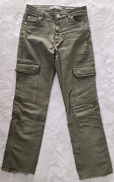 pantalone butiku ali: BERSHKA cargo cropped farmerke pantalone. Kraći model, sa džepovima sa na lalafo.rs — 5 pantalone butiku ali: BERSHKA cargo cropped farmerke pantalone. Kraći model, sa džepovima sa — 5