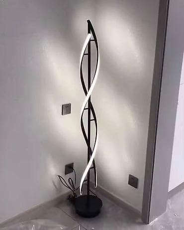 Moderna podna led lampa, veoma trazen i popularan model. Jako na lalafo.rs Moderna podna led lampa, veoma trazen i popularan model. Jako