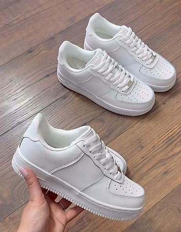 Bele uniseks patike – klasičan low-top model - Materijal: glatka na lalafo.rs Bele uniseks patike – klasičan low-top model - Materijal: glatka