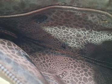 Mona kozna torba u super stanju, sa zlatnim detaljima at lalafo.rs — 4 Mona kozna torba u super stanju, sa zlatnim detaljima — 4